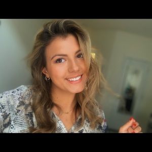 Meet your Posher, Ally